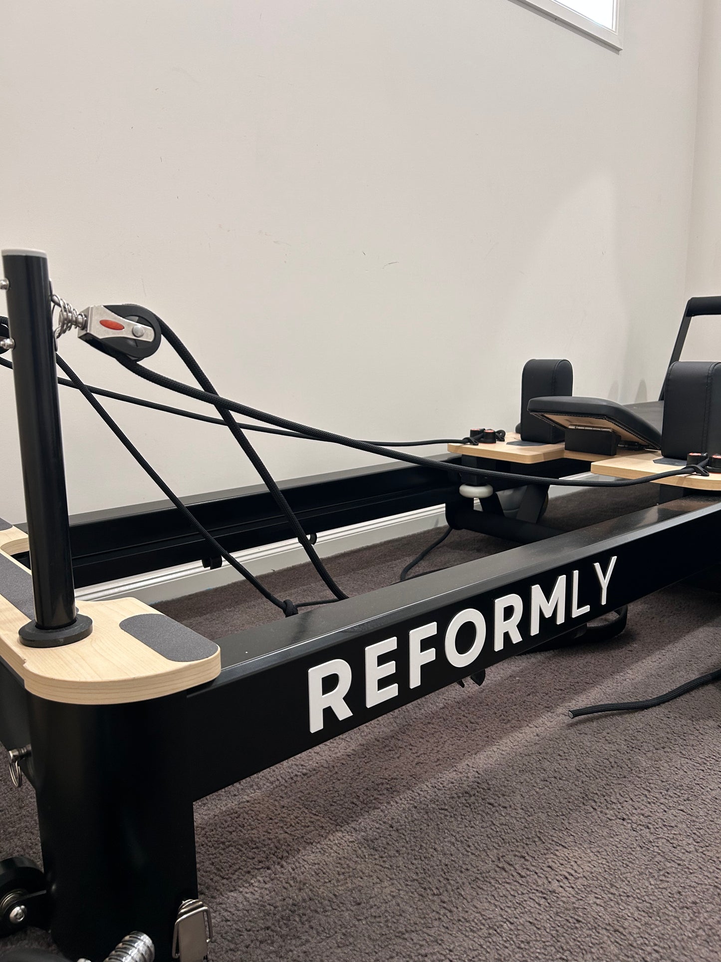 Reformly Fold — Black Aluminium frame & Black leather - Foldable Pilates Reformer