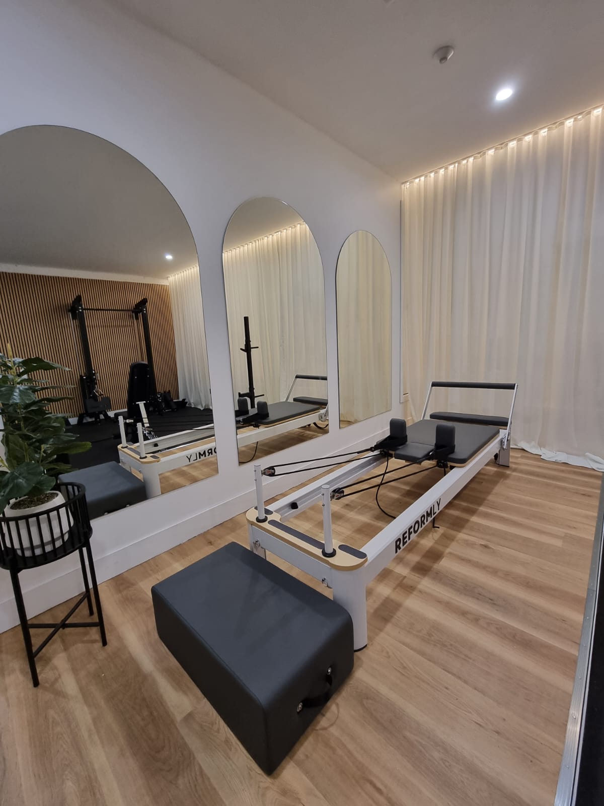 Reformly Aluminium — Fixed Frame Pilates Reformer